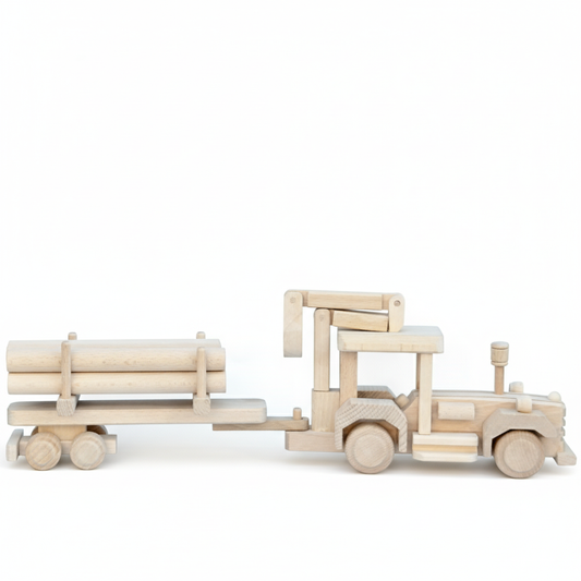Houten bostractor met boomstammen